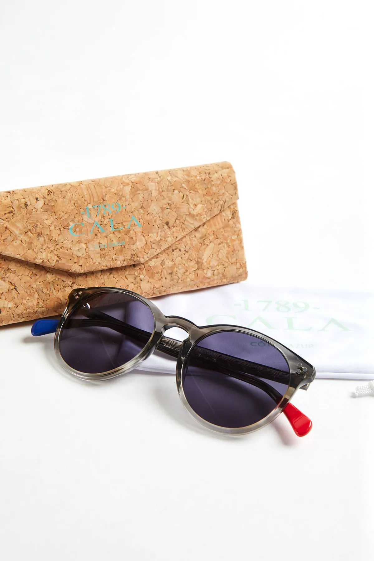 Cala 1789 Lunettes de soleil grises verres noirs PALOMA 06 SUNGLASSES Clearance